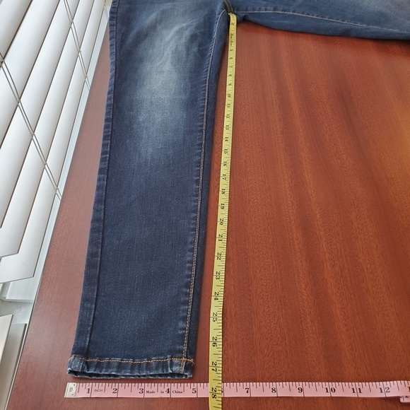 Old Navy Rockstar Built in Sculpt Pull-ups - Picture 2 of 7